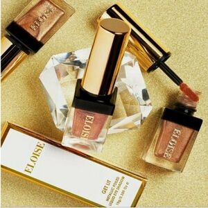 NIB Eloise “Get Lit” metallic foiled liquid eyeshadow in “ pure gold”